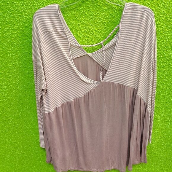 Cream Asymmetrical 3/4 Sleeve Blouse - Picture 3 of 3